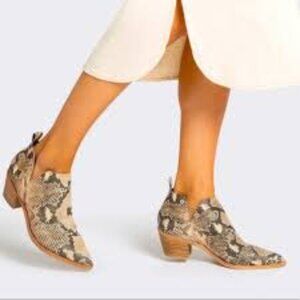 Dolce Vita Samy Snakeskin Ankle boots Booties, Women's Size 8 Multicolor.